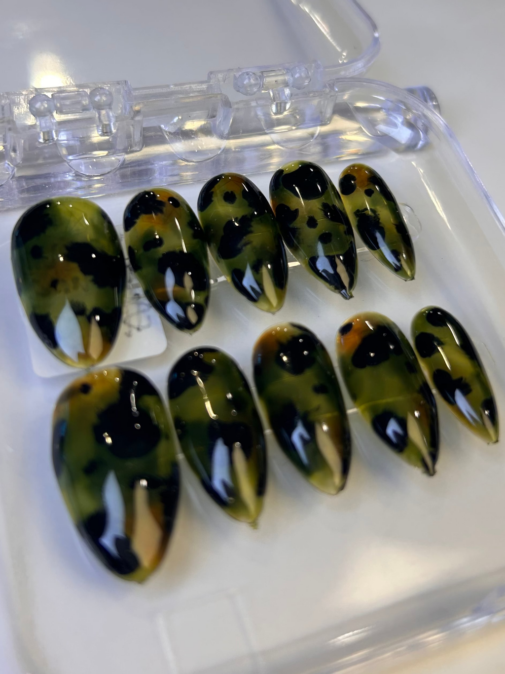 Green tortoise shell press-on nails