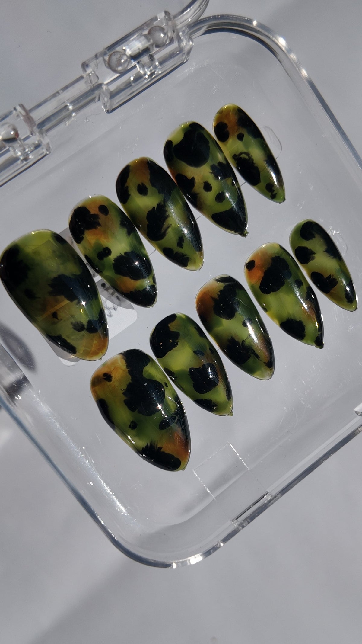Green tortoise shell press-on nails
