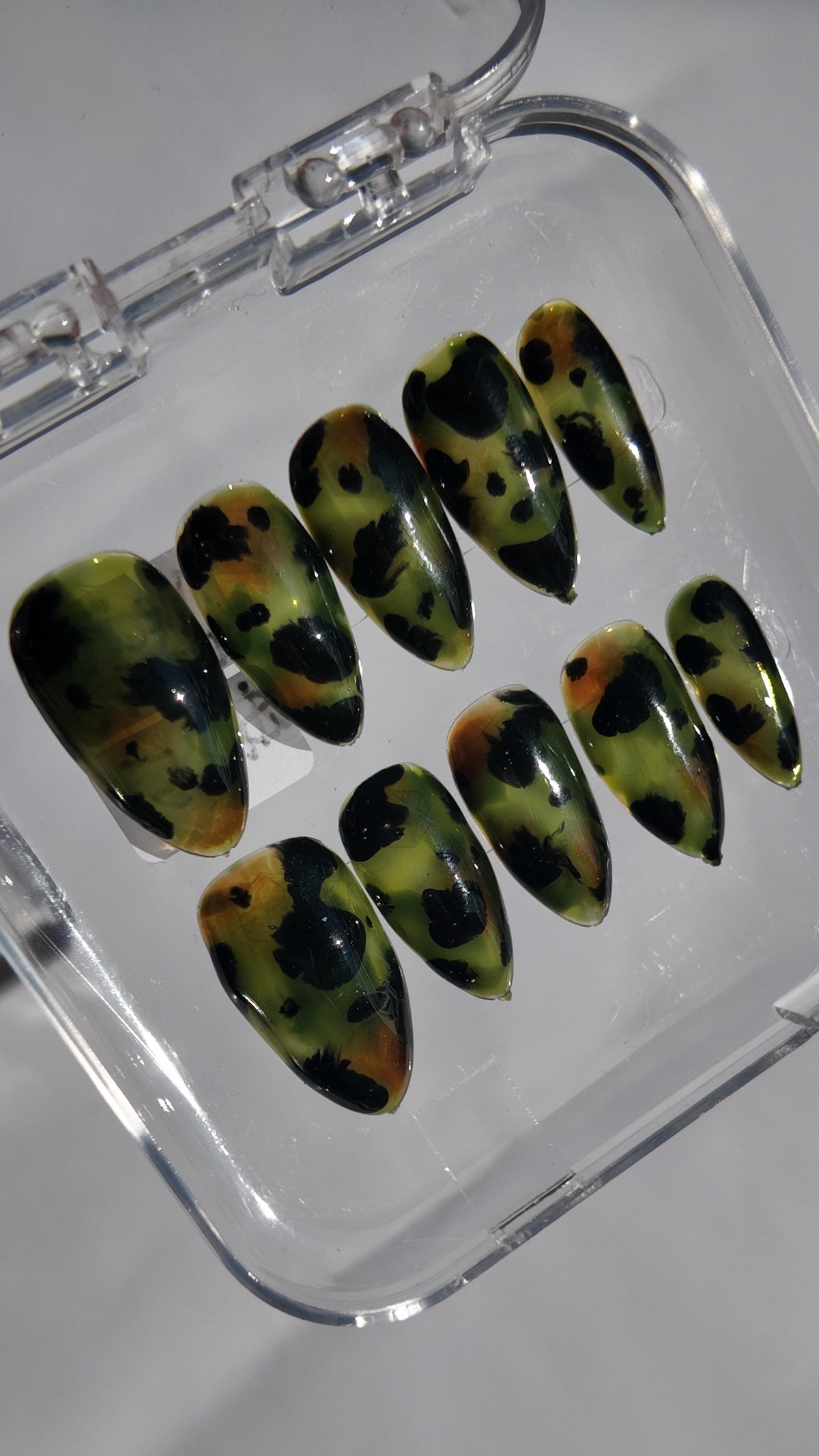 Green tortoise shell press-on nails