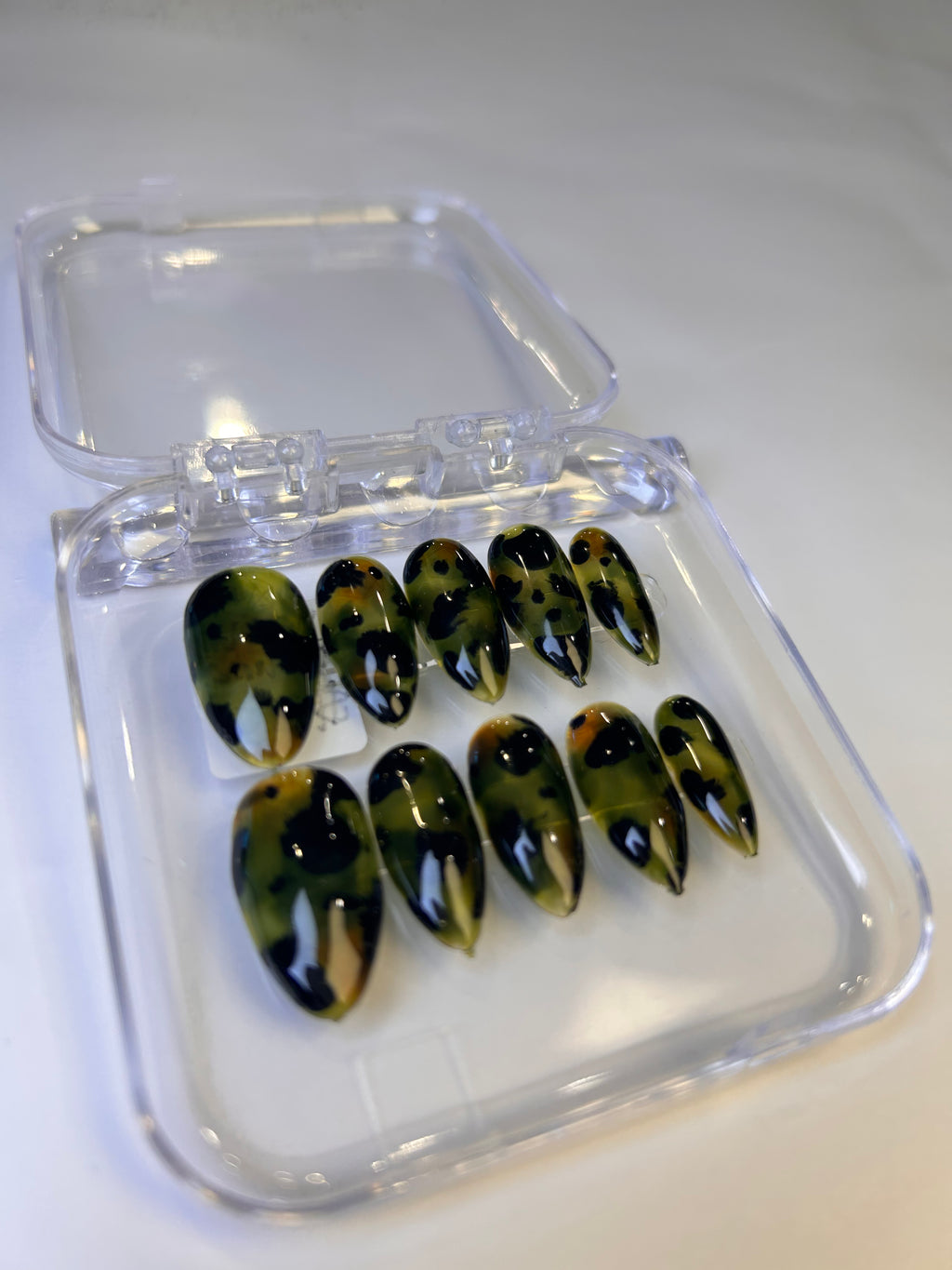Green tortoise shell press-on nails